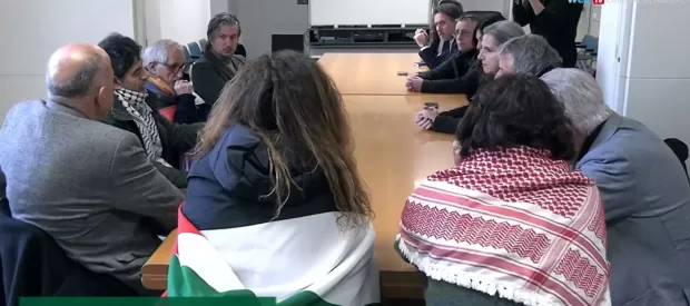 Napoli, consiglio comunale sospende i lavori per ricevere delegazione palestinesi