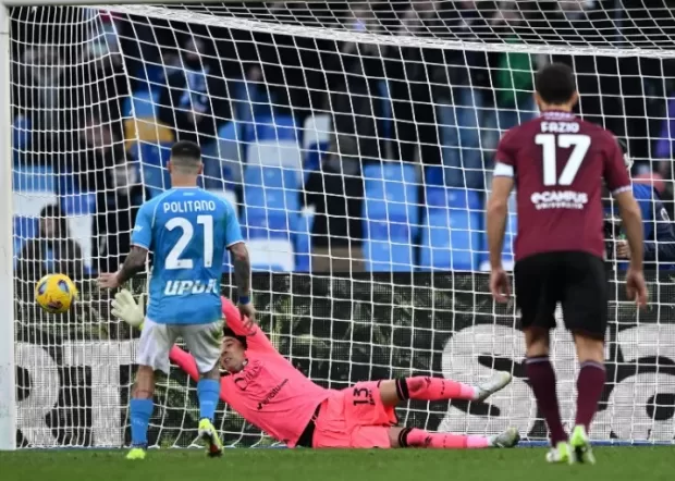 Calcio, il Napoli torna a vincere: Salernitana battuta 2-1