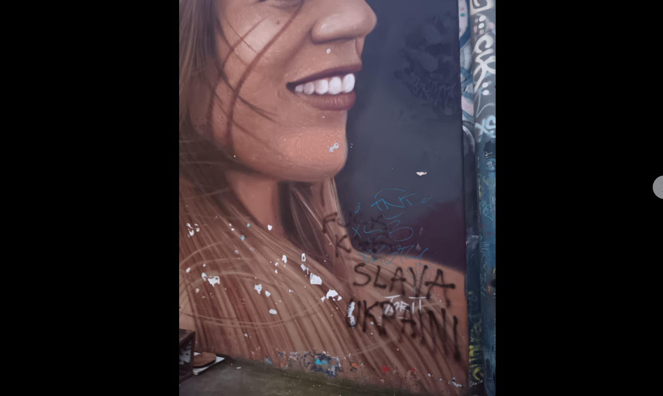 Roma, i nazi-ucraini sfregiano il murale dedicato a Luana D’Orazio operaia morta sul lavoro