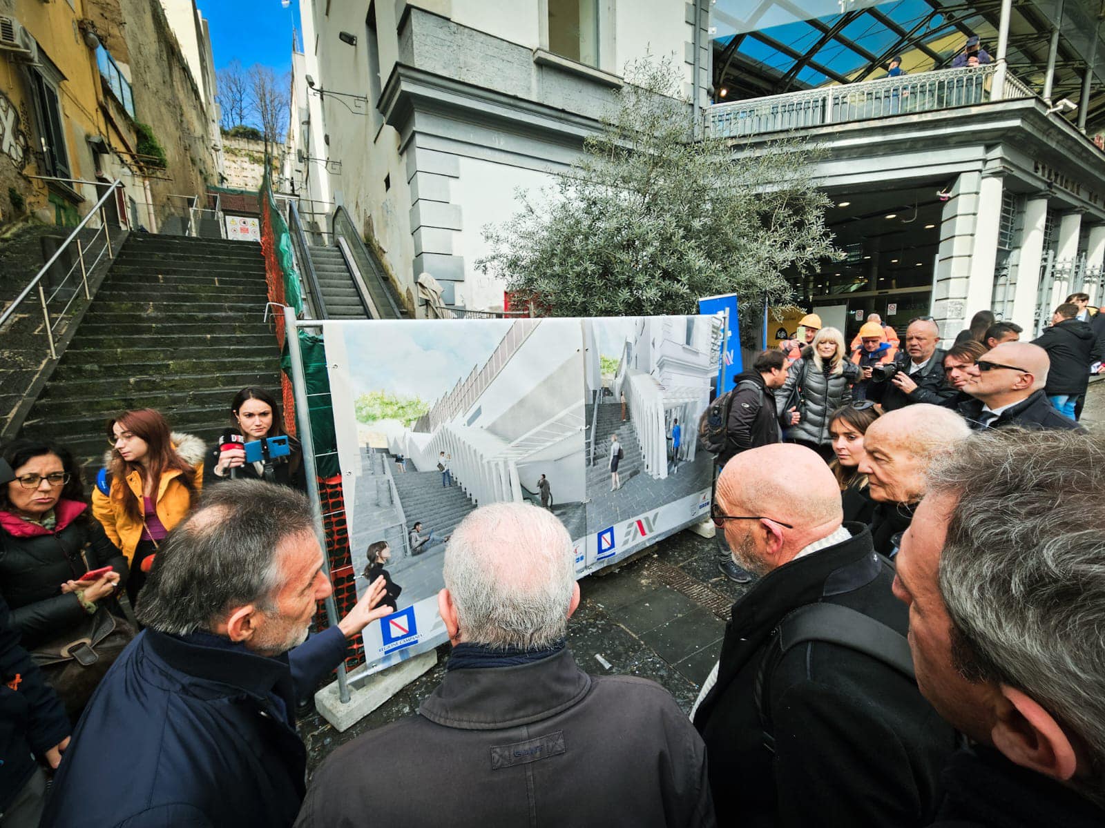 Napoli, aperto il cantiere per l’attivazione della scale mobili Montesanto-Corso Vittorio Emanuele