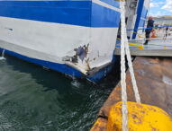 Napoli, nave finisce contro banchina del porto: una trentina di feriti