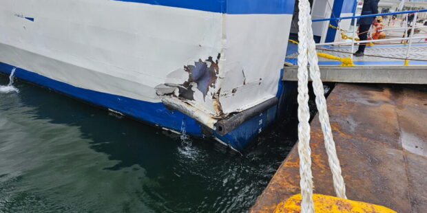Napoli, nave finisce contro banchina del porto: una trentina di feriti