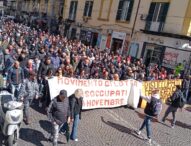 Napoli, la rabbia degli operai, studenti e disoccupati contro la criminalizzazione delle lotte sociali