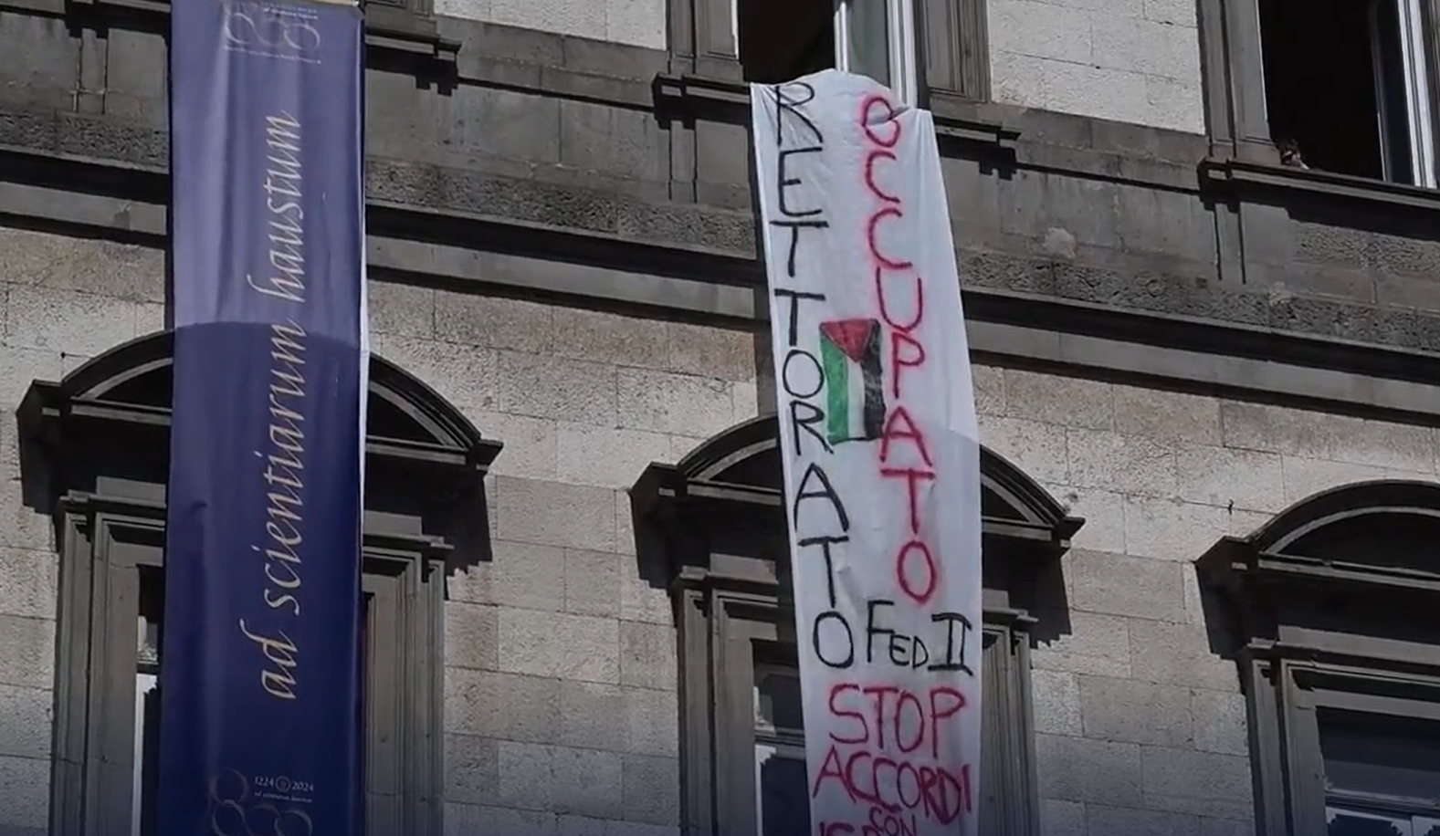 Napoli, studenti occupano la Federico II: “basta intrattenere rapporti con istituzioni israeliane e aziende belliche”