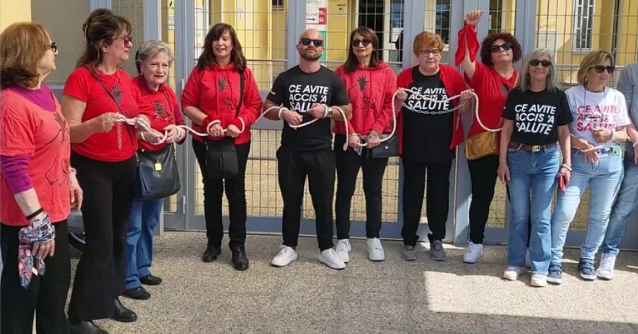 Presidio di lotta dei cittadini per riaprire il Pronto soccorso di Boscotrecase(Napoli): “sollecitiamo l’intervento di De Luca”