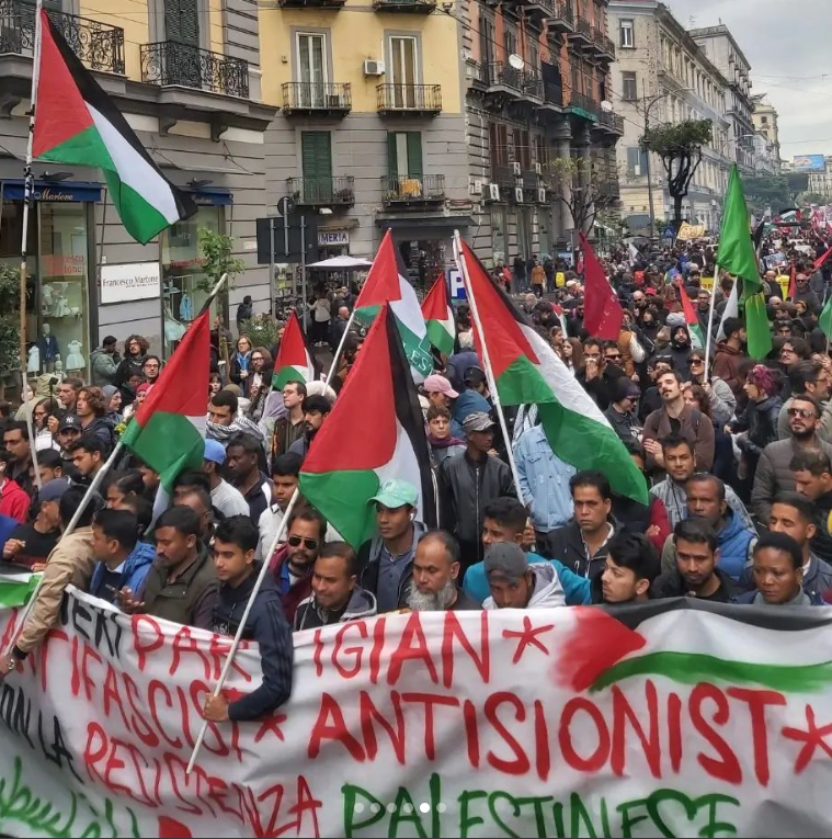 Napoli, 5 mila in corteo: “Ieri partigiani. Oggi antifascisti e antisionisti con la resistenza palestinese”
