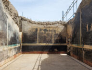 Pompei, dai nuovi scavi emerge un salone decorato con soggetti ispirati alla guerra di Troia