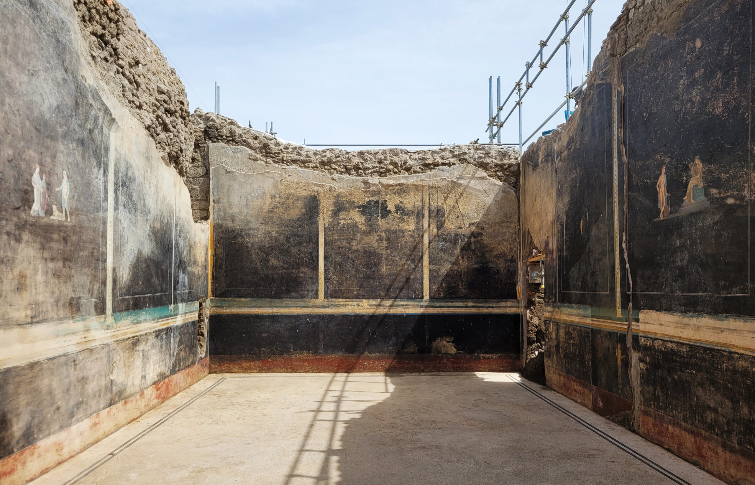 Pompei, dai nuovi scavi emerge un salone decorato con soggetti ispirati alla guerra di Troia