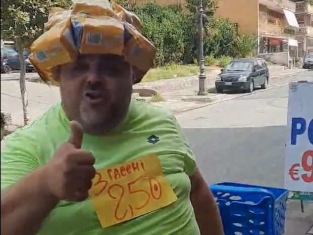 Qualiano, Napoli: arrestato il tiktoker Alfredo ‘o chiatto. Il suo supermercato rubava l’energia elettrica
