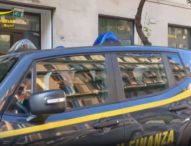 Napoli, blitz contro la camorra: sequestrata la pizzeria ‘Dal Presidente’. Cinque arresti tra cui un poliziotto