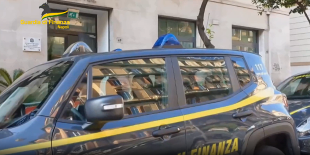 Napoli, blitz contro la camorra: sequestrata la pizzeria “Dal Presidente”. 5 arresti tra cui un poliziotto