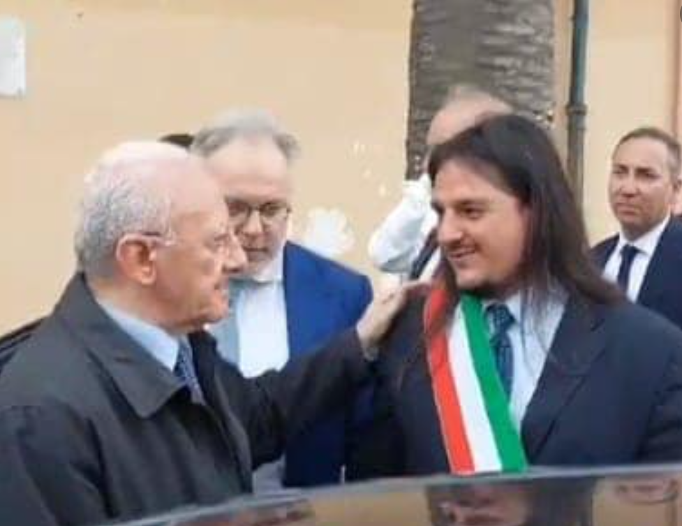 Campi Flegrei, De Luca e Della Ragione attaccano il ministro Musumeci: “chi vive qui non ha colpe”