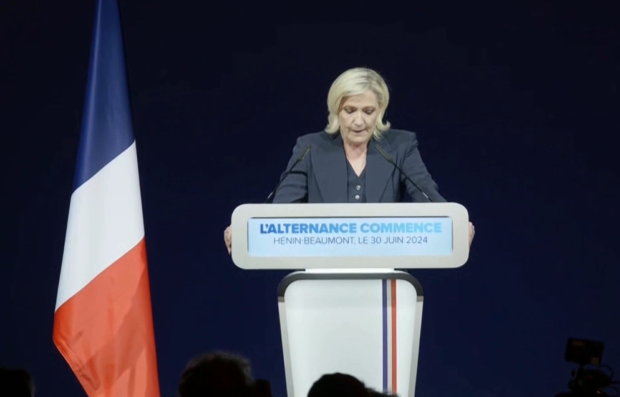 Francia, elezioni legislative: la grande batosta per Macron. Vola Marine Le Pen