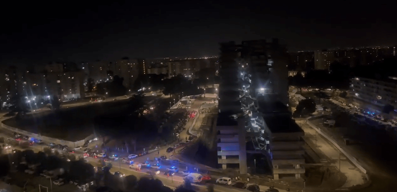 Napoli, Scampia: crolla ballatoio della Vela Celeste. Un morto e due feriti gravi