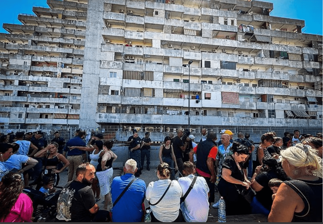 Napoli, Scampia: entro stasera 66 alloggi della Vela Celeste potranno essere rioccupati da 300 residenti