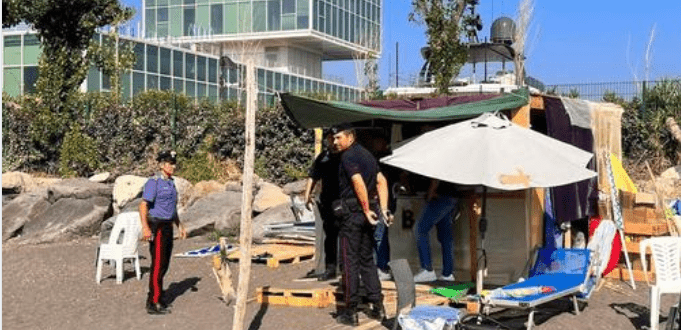 Castellammare di Stabia, sequestrato lido abusivo su suolo demaniale