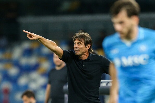 Il Napoli ricomincia da tre