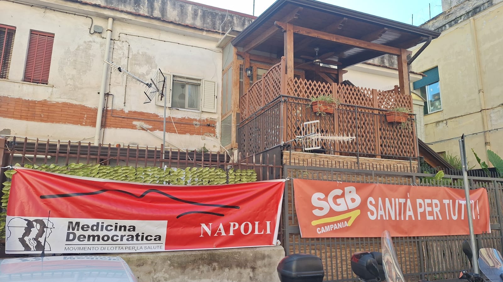 Napoli, presidio di lotta davanti al Distretto sanitario  25 di Fuorigrotta: “basta liste d’attesa”