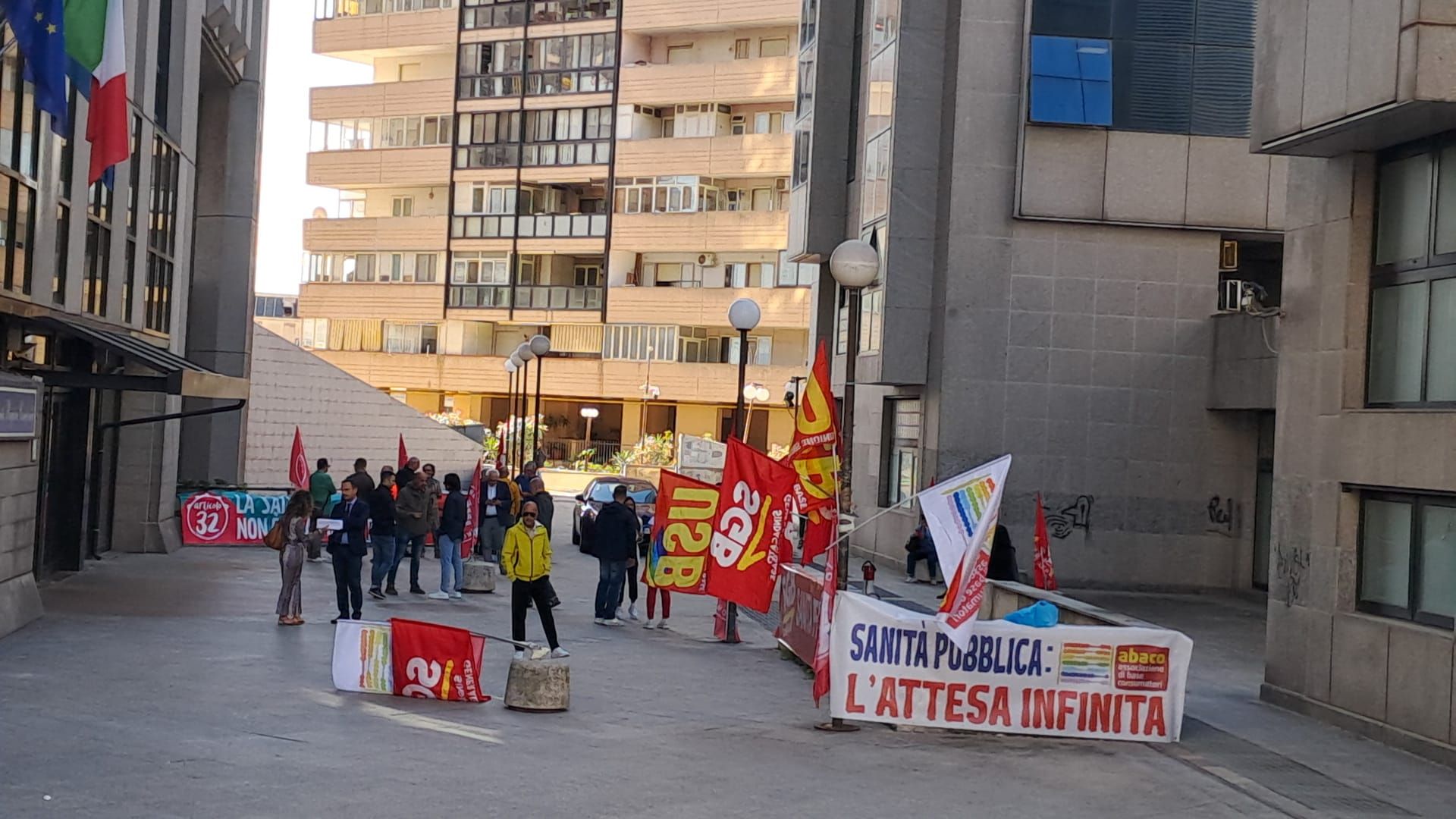 Campania, presidio di lotta davanti alla Regione per il diritto costituzionale alla salute e alle cure sanitarie
