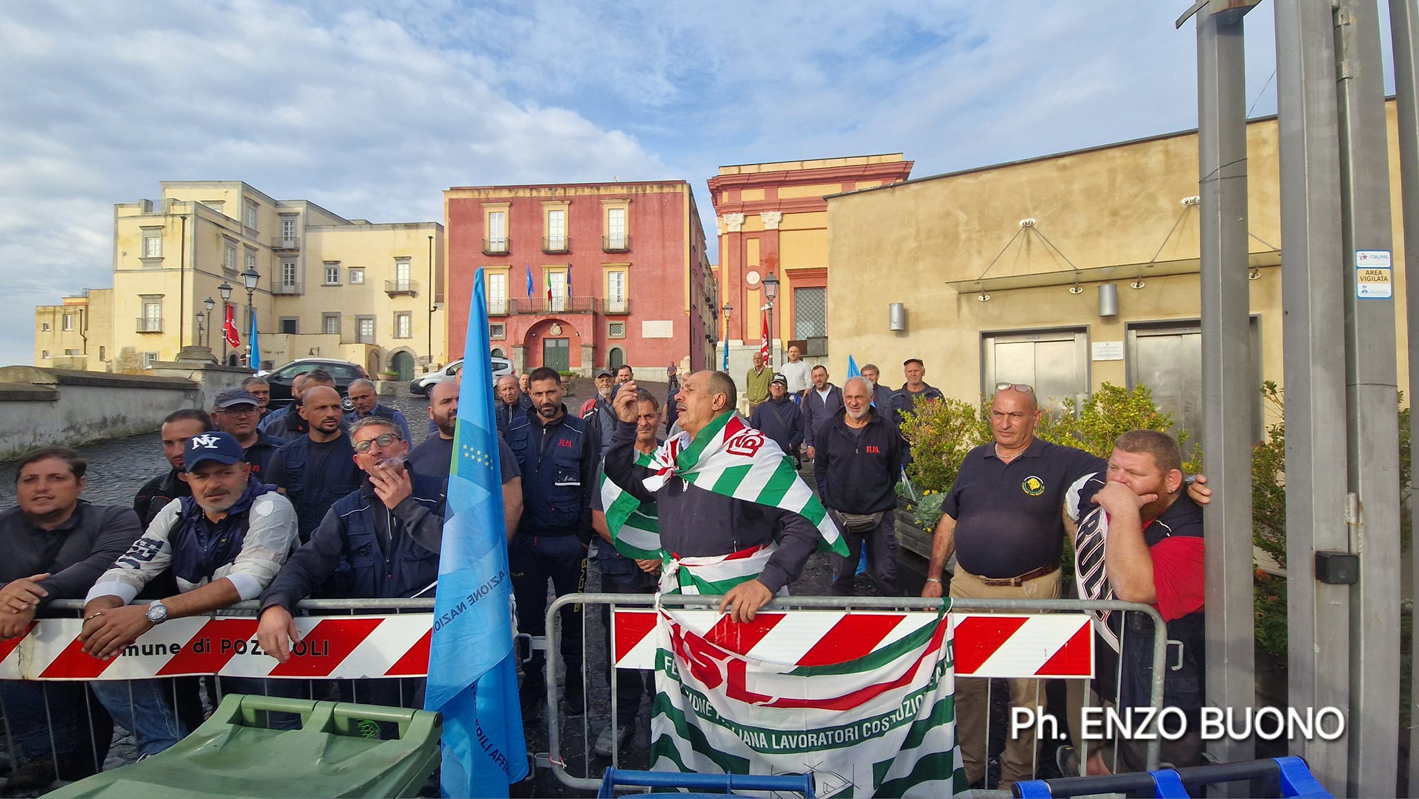 Rione Terra, Pozzuoli: oggi vertice in Prefettura. Il consorzio sospende i licenziamenti