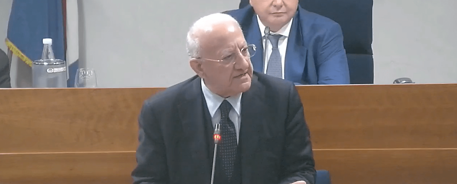 Campania, passa legge regionale che consente a De Luca di candidarsi per la terza volta