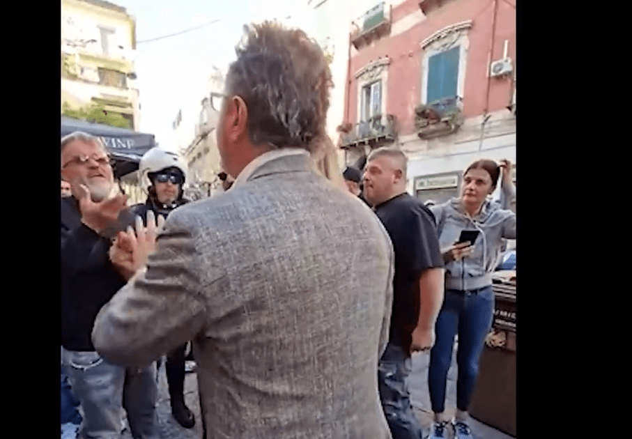 Napoli, il deputato Francesco Borrelli insultato nel Rione Sanità