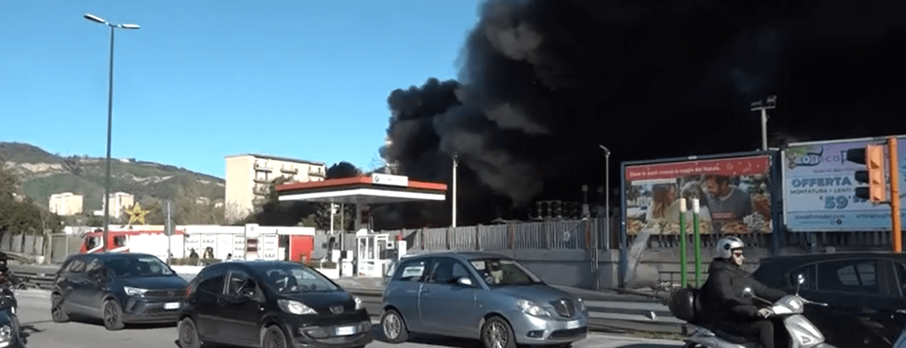 Napoli, paura a Fuorigrotta: esplode la cabina elettrica di via Terracina