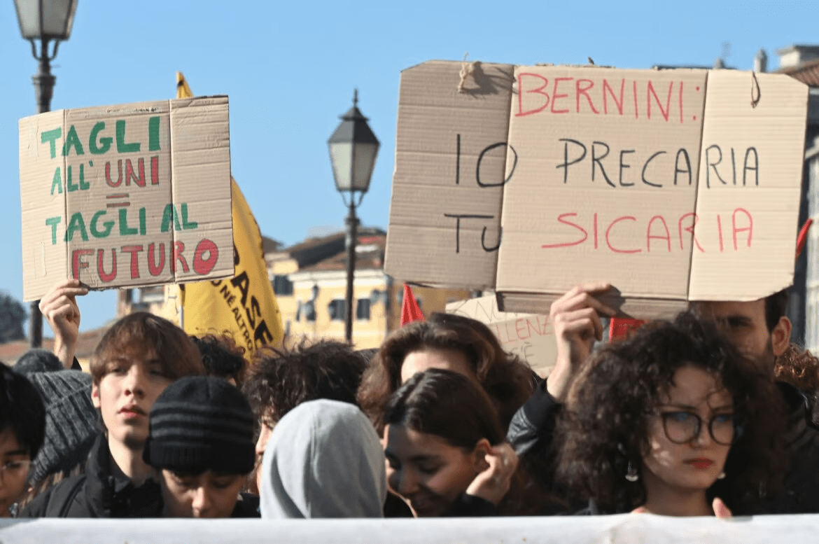 La rabbia dei ricercatori universitari: “non vogliamo morire precari”