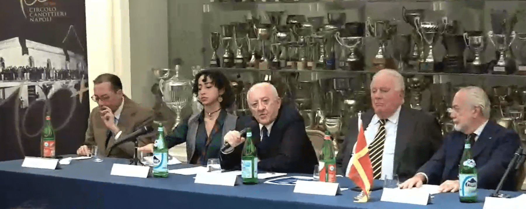 Campania, il governatore De Luca: “i partiti sono diventati dei gusci vuoti. Il 90% dei parlamentari non rappresenta niente”