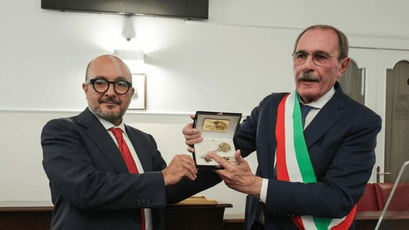 Scandalo a Pompei: 44mila euro in regali di lusso per ministri e vescovi