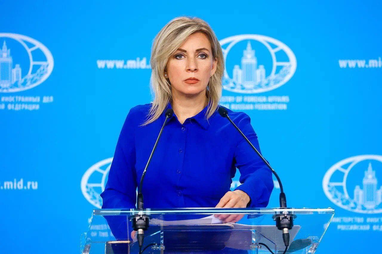 Ucraina, Russia contro Mattarella: “oltraggioso paragonare il nostro Paese alla Germania nazista. Vi ricordiamo il vostro appoggio ai nazisti ucraini”