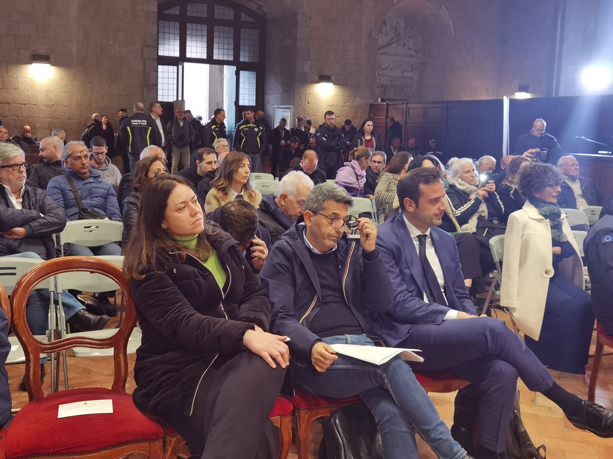 Consiglio comunale straordinario sul Bradisismo a Napoli: misure urgenti per la sicurezza dei cittadini nei Campi Flegrei