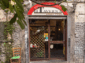 Taverna Santa Chiara, Napoli si mobilita: presidio davanti la sede del Comune