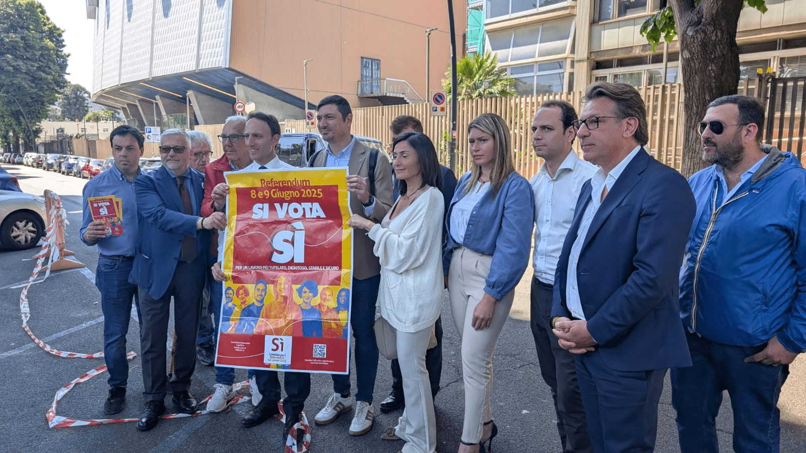 Referendum sul lavoro, presidio alla Rai di Napoli: “Serve informazione, non silenzio”