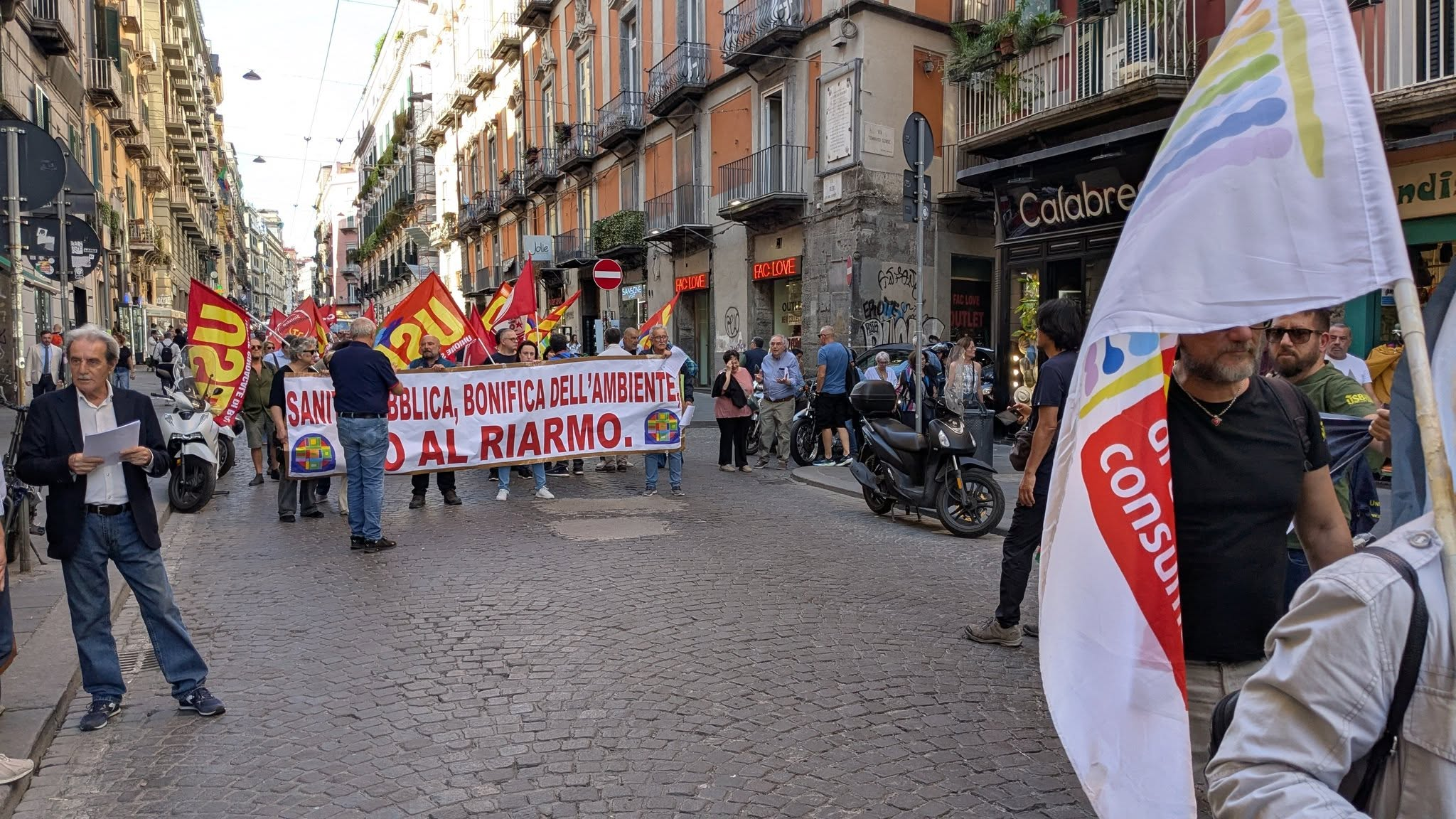 Cinquemila in corteo a Napoli per difendere la sanità pubblica