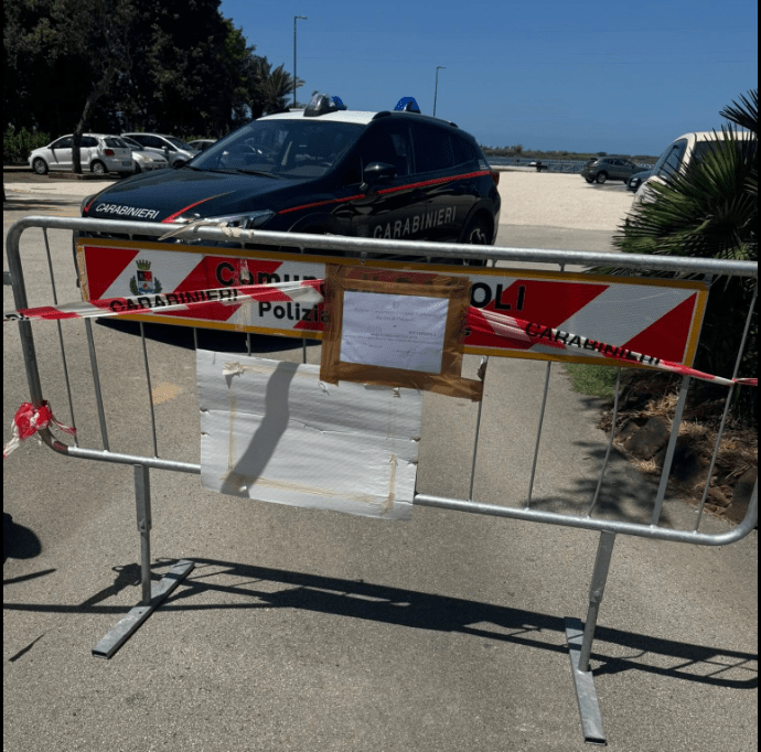 Bacoli, parcheggio comunale sotto sequestro. Il sindaco Della Ragione: «Non saremo mai come voi»