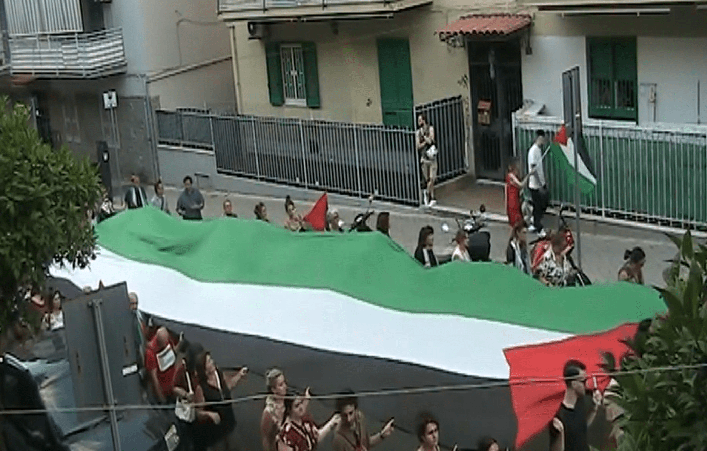 Torre del Greco scende in piazza per la Palestina: “Contro il genocidio, nessun silenzio”