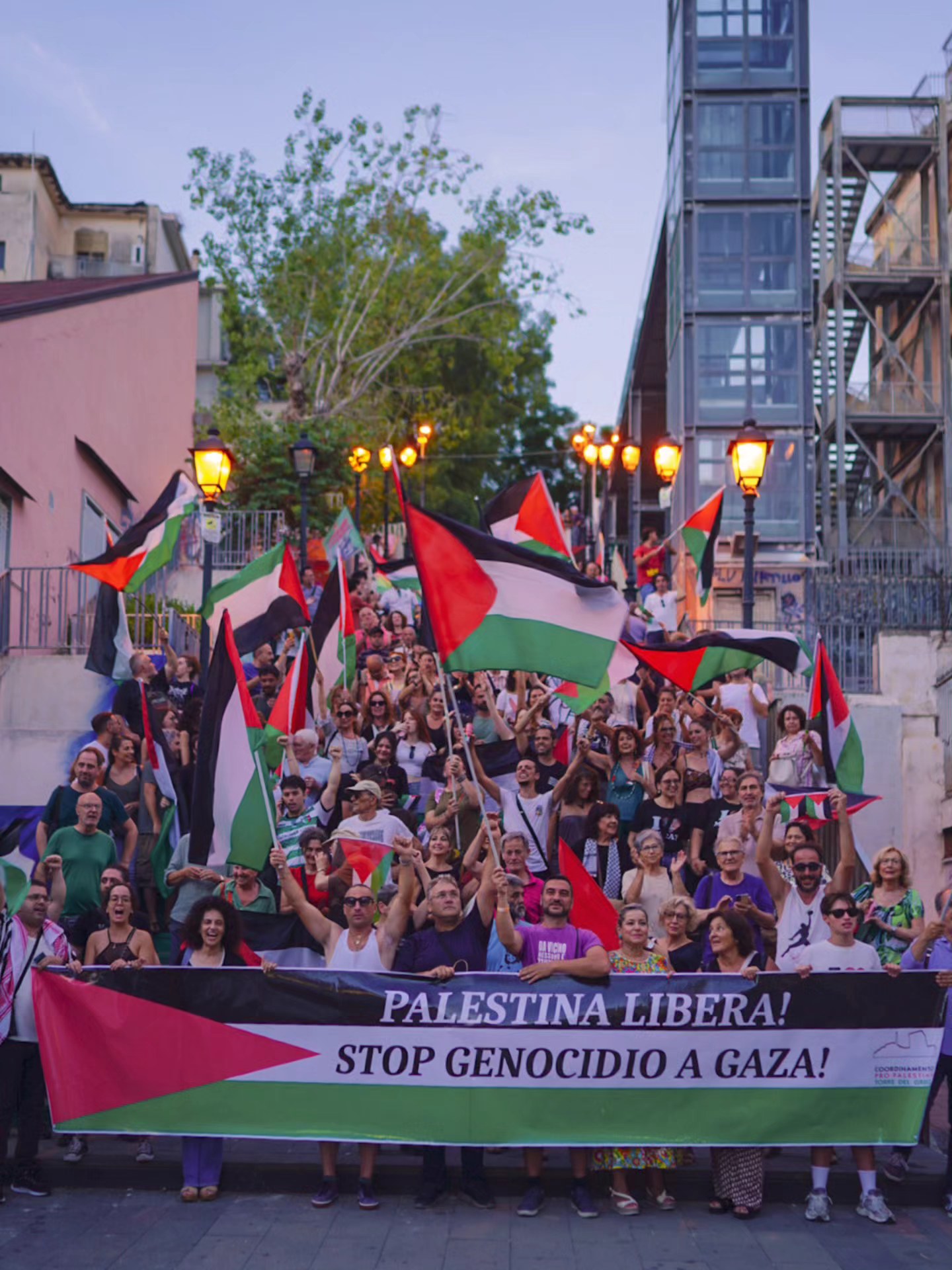Torre del Greco scende in piazza per la Palestina: “Contro il genocidio, nessun silenzio”