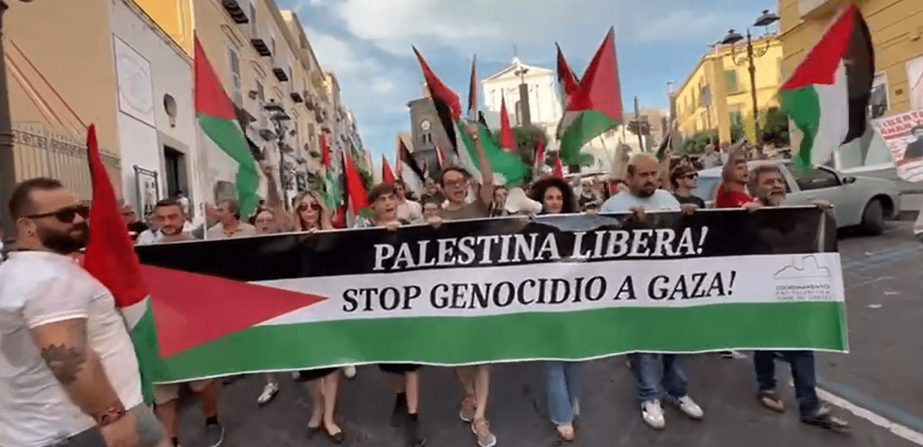 Torre del Greco scende in piazza per la Palestina: “Contro il genocidio, nessun silenzio”