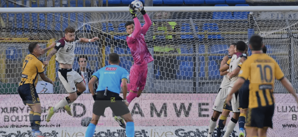 Serie B, Juve Stabia-Venezia 0-0: Stankovic super, Yeboah espulso