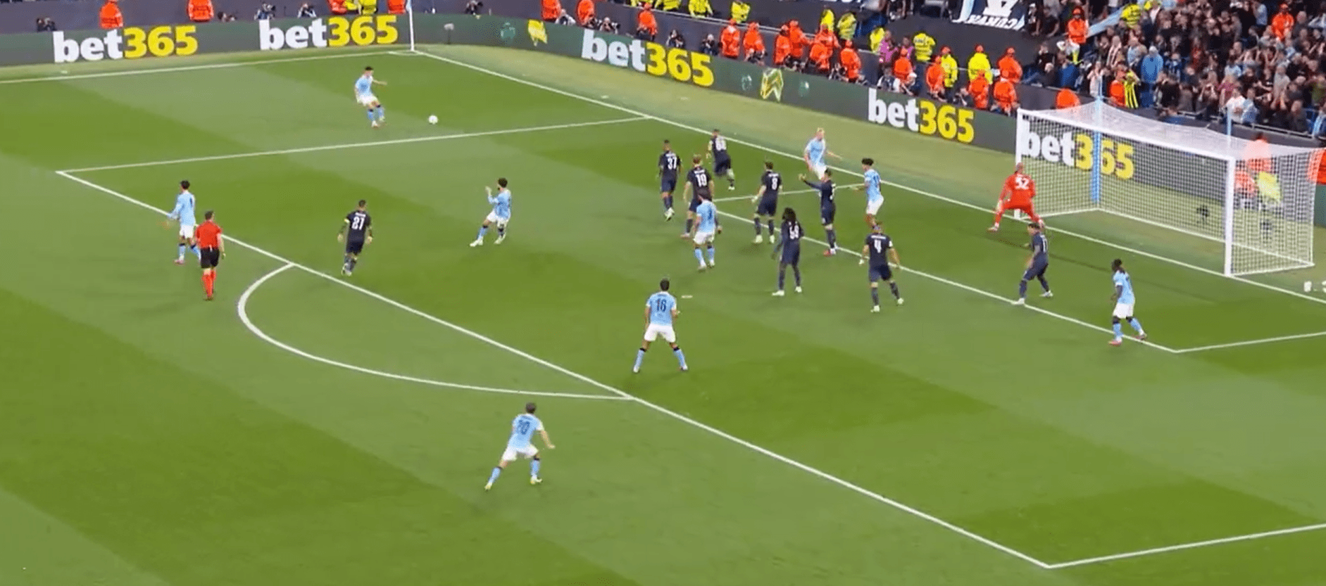 Il Manchester City batte il Napoli 2-0 all’esordio in Champions