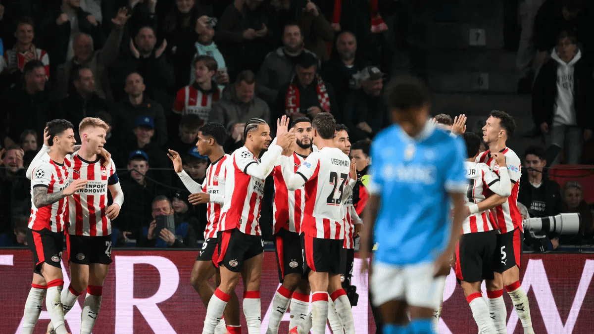 Napoli travolto dal PSV: finisce 6-2, crollo totale in Europa