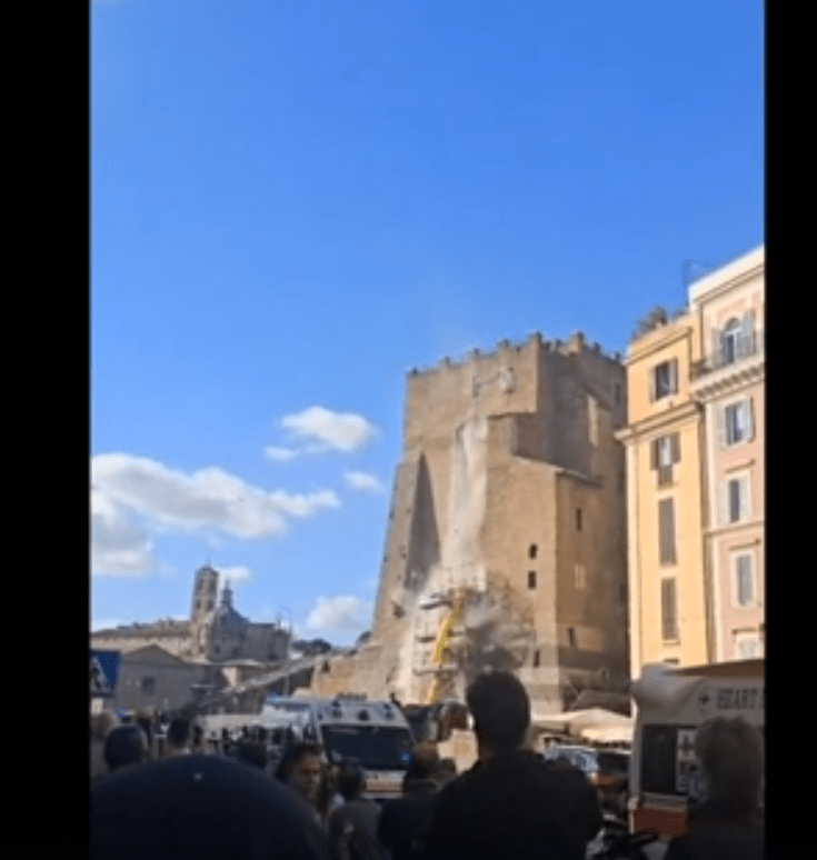 Crollo alla Torre dei Conti: deceduto l’operaio rimasto sepolto