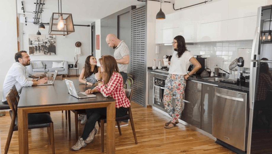 Napoli inaugura “Casa Giovani”: dieci alloggi innovativi per under 36