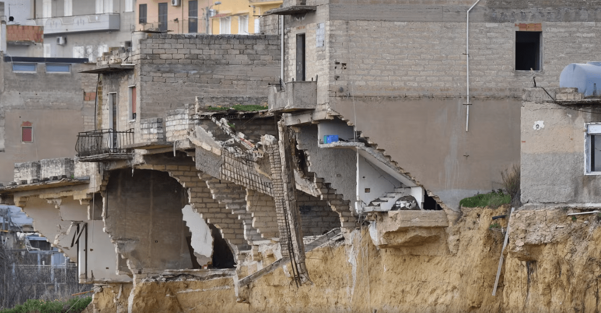 Frane e alluvioni in Italia: i dati Ispra e il caso Niscemi