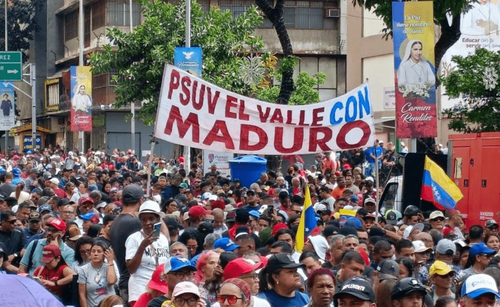 Caracas non crolla: il popolo difende Maduro e il governo resiste