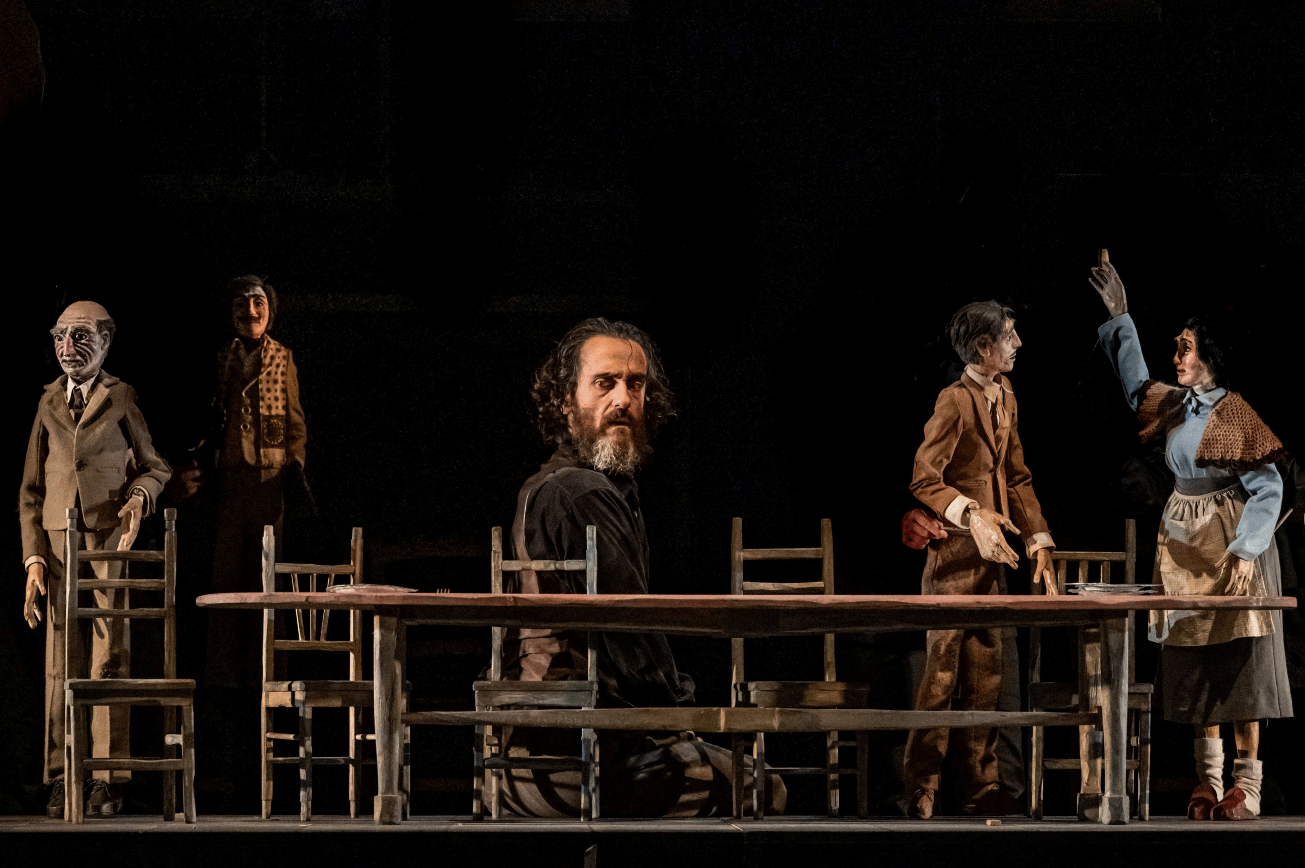 Natale in casa Cupiello torna al Teatro San Ferdinando: Luca Saccoia tra attore e pupazzi
