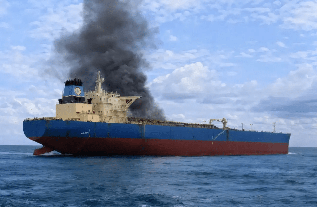 Drone attacca nave mercantile diretta in Russia: caos e soccorsi nel Mar Nero