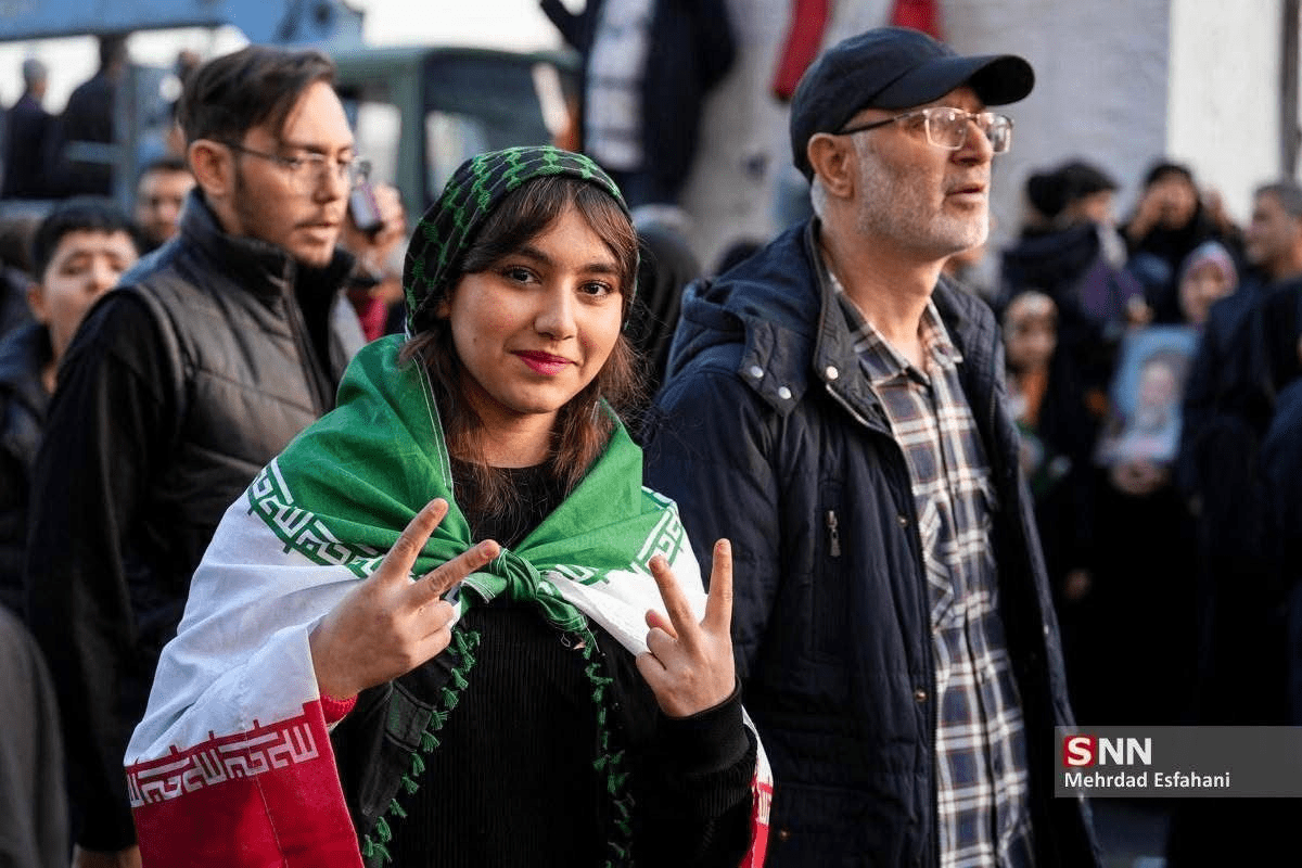 L’Iran che l’Occidente non mostra: milioni in piazza a difesa della Repubblica Islamica