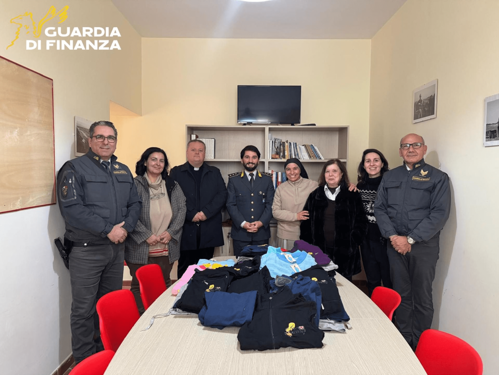 Caserta, capi sequestrati dalla Guardia di Finanza donati alla Caritas di Capua